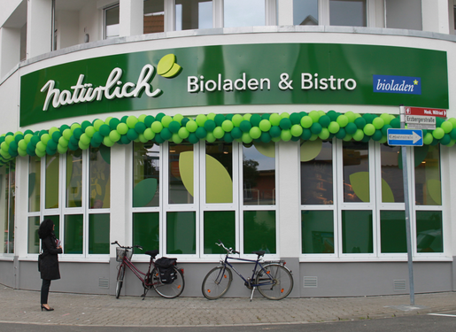 Auf dem Motiv ist die Aussenansicht des Ladens "Natürlich Ingelheim" zu sehen.